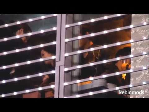 [MinYul Moment] Minho Yuri chose food together at After Party in LA
