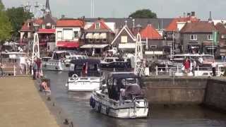 preview picture of video 'Lemmer (Fr) Maritiem hoogseizoen Haven'