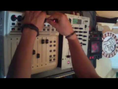 Miguel Bastida - Creando Musica Electronica Parte2 Making Electronic Music live korg kaos pad
