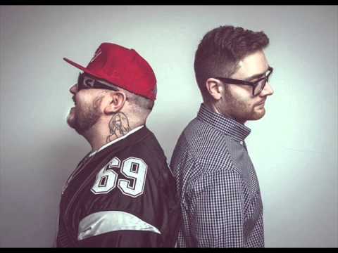 Red & Spinache - W jeansach