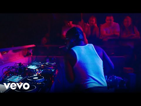 Video thumbnail for Can't Be Me