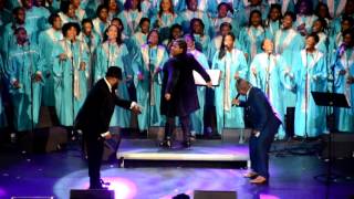 HEZEKIAH WALKER &amp; Total Praise Mass Choir &quot;God Favored Me &quot; - Gospel Festival De Paris