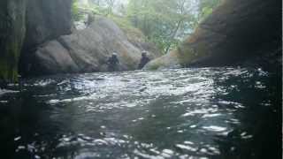 preview picture of video 'Lago sul Rio Vallungo Canyoning'