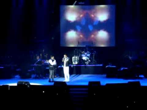 Martin Nievera and Gary Valenciano LIVE - Michael Jackson Medley