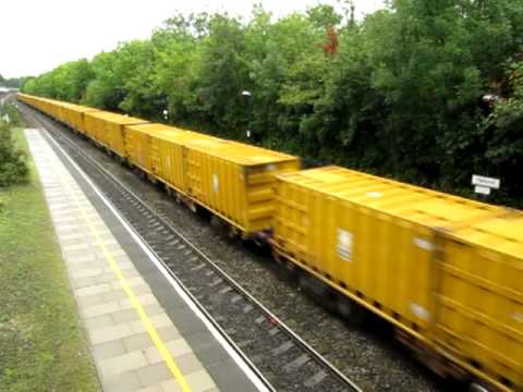 66005 working a diverted Calvert to Acton binliner via the GWML 26/08/2011