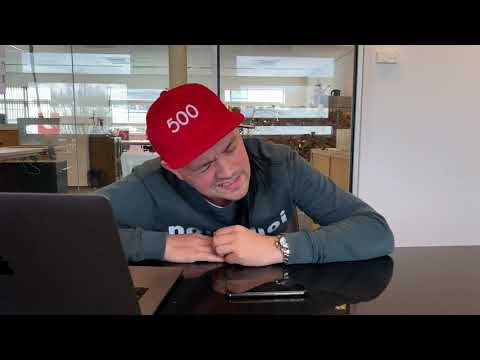 Hans heeft bonje op het werk