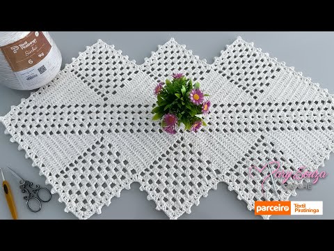 SUPER EASY! Free step by step crochet table runner!