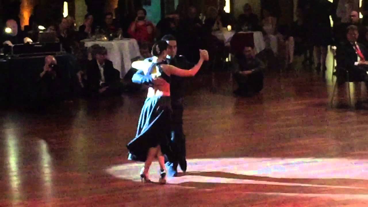 Leonel Mendieta y Natalia Hassan 3/4 "juntos de ora" de Color Tango