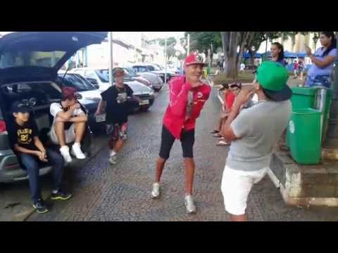 Mc Bruninho RJD, Mc Menó da P2 e Mc Fabricio...Baguncinha na praça de Joanópolis