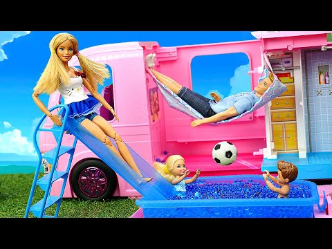 Viajando com a Barbie e sua família para o interior! Novelinha da boneca Barbie em português