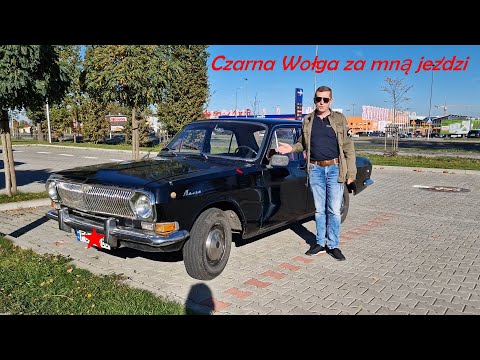 Czarna Wołga jeździ za mną