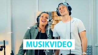 Musik-Video-Miniaturansicht zu Ein Mensch wie ein Bergwerk Songtext von Daniela Alfinito