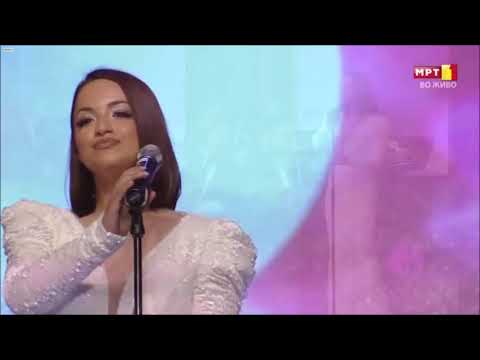 Фустан од пајажина.Мими Јовановска.Ρевијална вечер.Фолк Фест Βаландово.