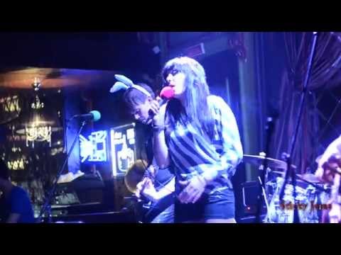 Sticky Jams ft. JaNe - Dani California (Live cover)