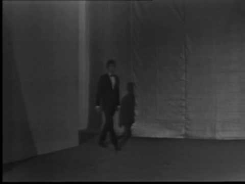 Olivier Despax chante Gilbert Becaud: Je t'appartiens