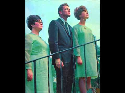 The Gospel Servants - When I Lift Up My Head