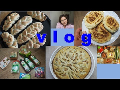 Hruškový koláč, česnekové placky plněné sýrem, nákupy po dovolené, rychlé domácí pečivo