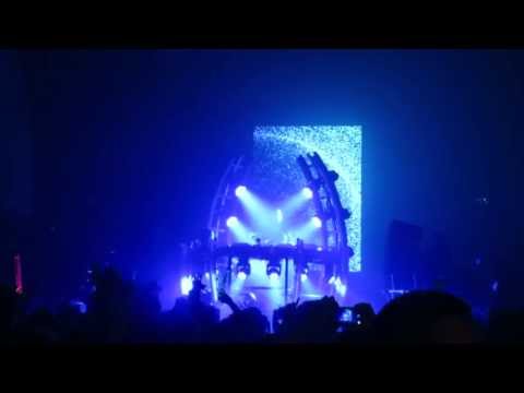 Kaskade Atmosphere Tour @ Shrine Expo 10-18 - Kaskade vs. Qulinez - Stars Troll