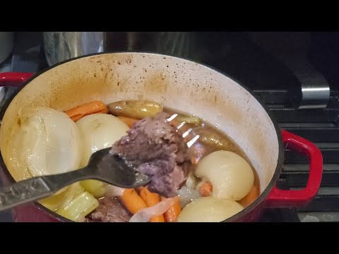 Cast Iron Porn: Beef Stew in the Dutch Oven