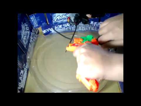 Beyblade Battle Dranzer V vs Flash Leopard II