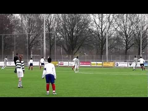 MMC Weert D1 - SHH Herten D1 1-3 (SHH Herten D1 Deelnemer Voetbal talenten toernooi 2013)