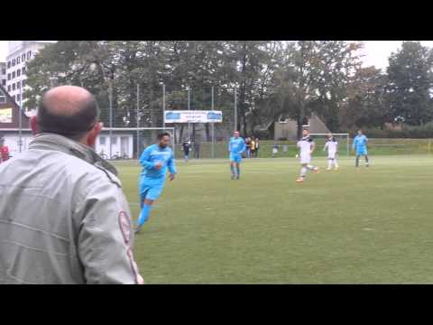 HELLAS TROISDORF 4 H OMADA  ME TOURKOUS