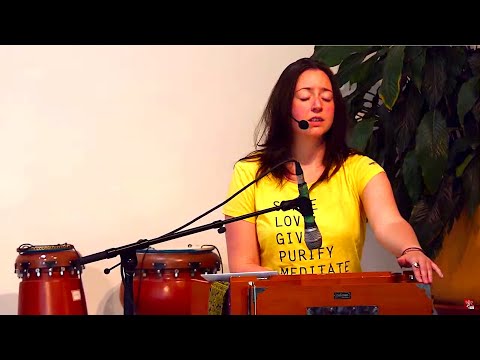 Yogastunde Mittelstufe Yoga Vidya Mantra-Yoga mit Sarada 16:15 Uhr 27.06.2020