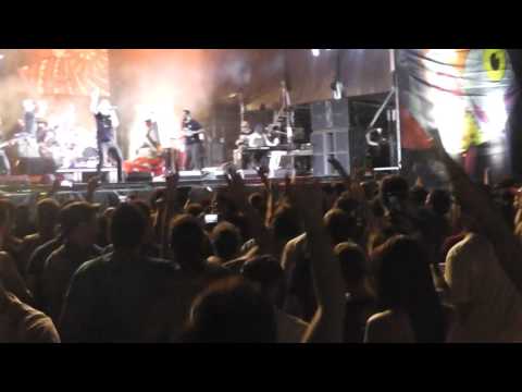 AMPARANOIA feat. LA PEGATINA - Que te den (Festival Rio Babel, 14 julio 2017)