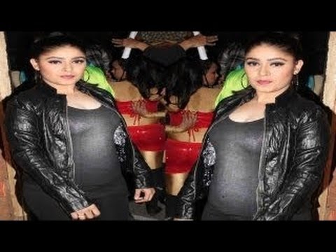 'Shootout At Wadala' Grand Music Launch: 'Babli Badmaash' - Sunidhi Chauhan: LIVE Performance