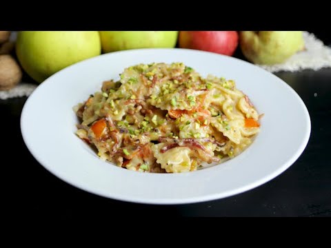 Video ricetta: #farfalle con crema di Bella Lodi #speck e #pistacchi