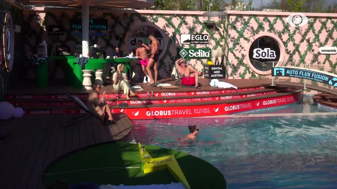 Jeni frikacakë të dy!/ Debat midis Gertës dhe Rozanës