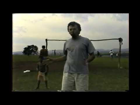 O Prefeito e as crianças da vila Brasília  e do Trabalhador em Nova Santa Bárbara Pr no  ano 2001