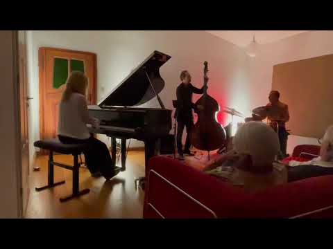 Avishai Cohen ,,Eleven wives‘‘