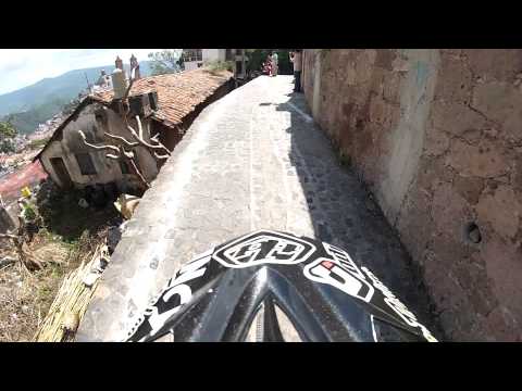Incycle DH - 2013 Down Hill Taxco Urban Race Run GoPro - Jon Buckell