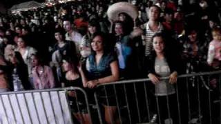 Mr. Lac y El Oso- Fiesta Mexicana 2010 En Vivo (1 of 2 videos)