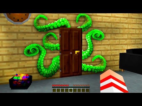 A MONSTER APPEARED BEHIND THE DOOR IN MINECRAFT!