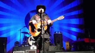 Raul Malo of Mavericks on Willie Nelson Tribute @ FONDA 03-05-15