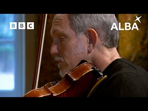 Bruce Molsky & Julie Fowlis | The Blackest Crow | Transatlantic Sessions | BBC ALBA
