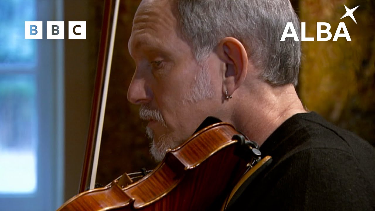 Bruce Molsky & Julie Fowlis | The Blackest Crow | Transatlantic Sessions | BBC ALBA