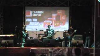 Download lagu bondan prakoso feat fade 2 black - sos by gank d bronxs (memory of DjarumSuper Concert) mp3 Download lagu bondan prakoso feat fade 2 black - sos by gank d bronxs (memory of DjarumSuper Concert) mp3