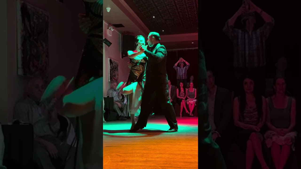 Video thumbnail for Yesica Esquivel & Ariel Leguizamon: Milongueando En El '40 by Forever Tango at Tango La Nacional 2/5