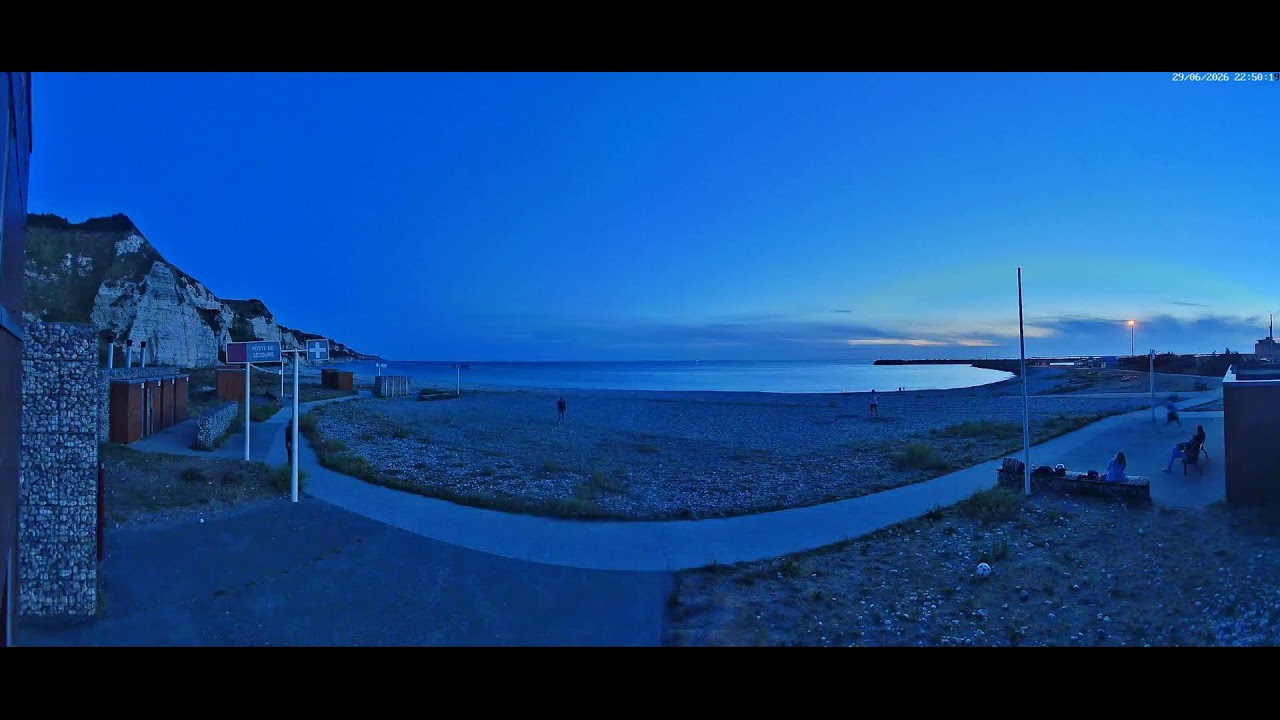 Live webcam view of Saint-Jouin-Bruneval Beach and Chalk Cliffs