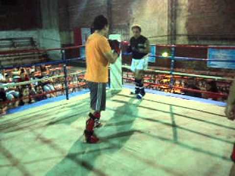 EL FUERTE KICK DARIO LA HIENA CARBONEL VS ALE BLA BLA DIAZ 2ROUND