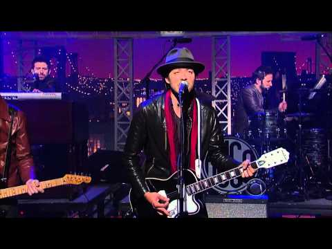 Hugo - Bread  Butter (Live on Letterman 05-10-2011) HD