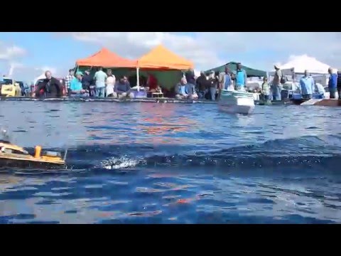 Southern Model Show Headcorn Kent 2015-model boat pond