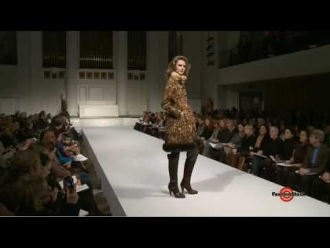 Oscar De La Renta - NY FW2010.m4v