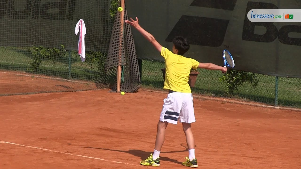 Watch Now Alimentazione e sport: cosa e quando mangiare per affrontare al meglio la performance Alimentazione e sport: cosa e quando mangiare per affrontare al meglio la performance