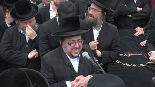 Lipa Schmeltzer Eulogizing R' Michoel Schnitzler z”l at Funeral | ליפא שמלצר מספיד מיכאל שניצלר ז"ל