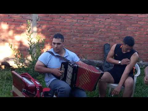 Kevin Delgado y amigos en la estancia de holgado jj castelli chaco