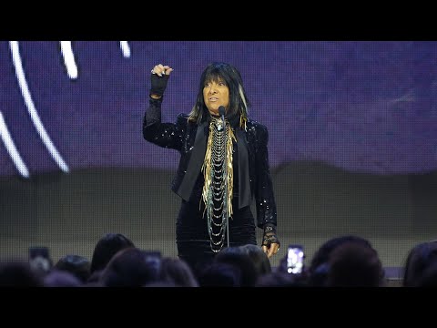 Buffy Sainte-Marie Spoken Word Performance - Live at The 2016 JUNO Awards